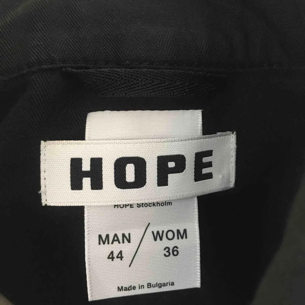 Svart randig overshirt från HOPE, unisex, oanvänd. . Jackor.