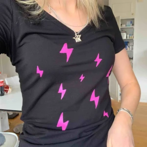  - Handmålad tshirt med textil färg 💖