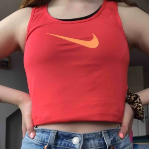  - Super fint Nike linne i en peach färg. Aldrig använt då det är för stort på mig❤️ hoppas detta linne kan få ett nytt hem❤️