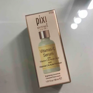  - Oöppnad pixi vitamin c serum. Nypris på kicks är 399kr/30ml. Säljer pga har två likadana. +40kr i frakt💕