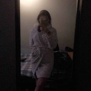  - Mjuk morgonrock som passar för M/L