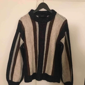  - Superfin stickad tröja från Vero Moda. Köparen står för frakt.