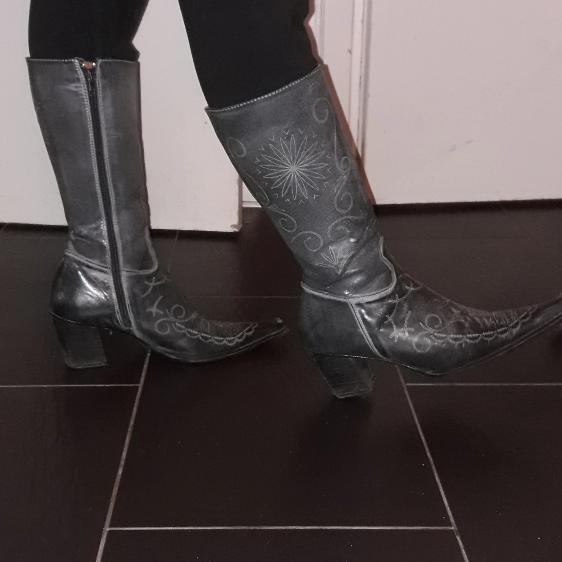 Cowboy boots i äkta skinn - 90