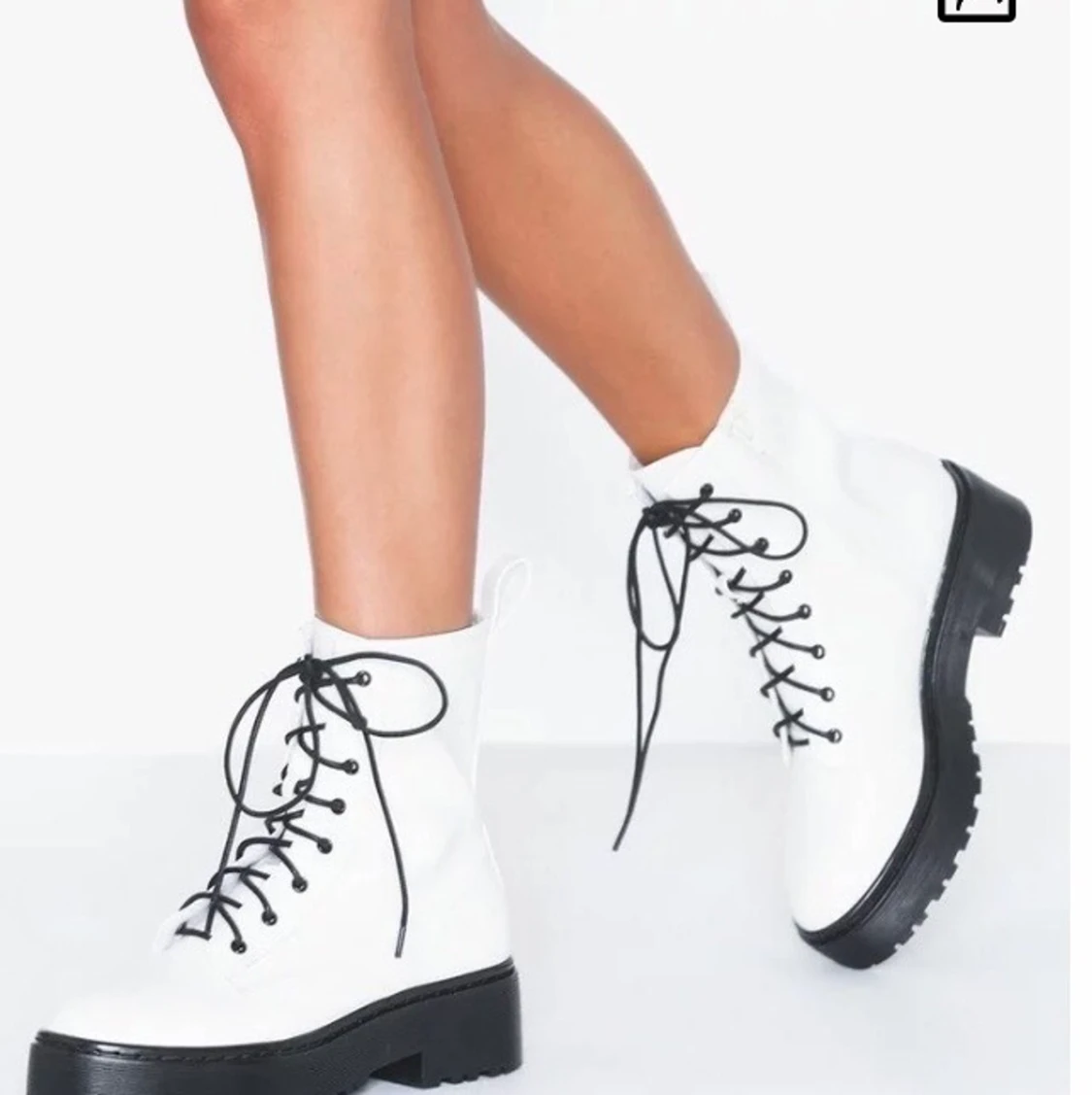 Helt nya och oanvända vita boots  - 90