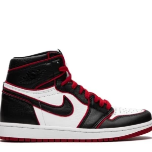 SÖKER! Jordan 1 high strl 38/38,5/39 - Söker ett par Jordan 1s bloodline i storlek 38/38,5/39 hör av er ifall ni har ett par. Söker även court purple och bluechill men hör av er ifall ni har några andra highs eller mids!