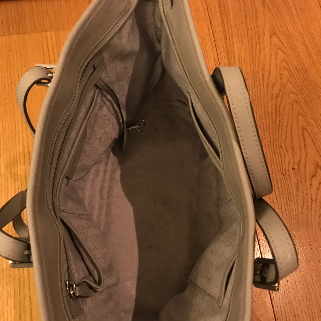 Michael Kors väska med plånbok - 90