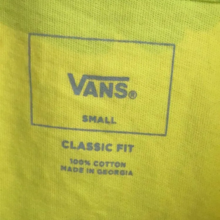 Denna skitfina t-shirten kommer tyvärr inte till andvänding, helt oandvänd.(obs den är neon grön/gul som it syns i kameran) ord pris 499. Skriv gärna privat om frågor/bud🥰. T-shirts.