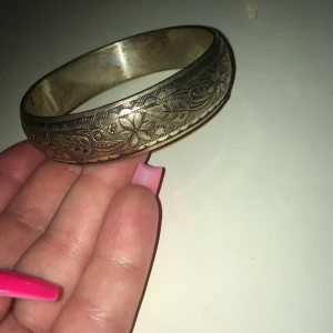 Stelt armband - Armband i stål