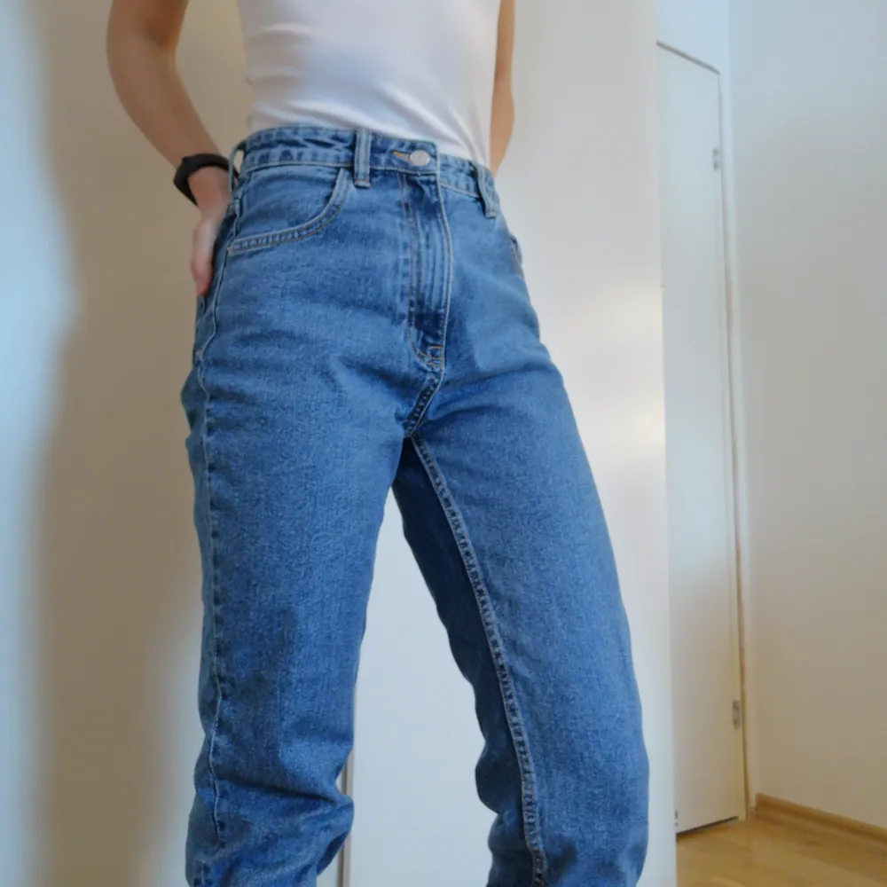 Hödmidjade jeans. . Jeans & Byxor.