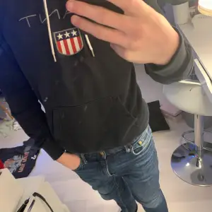 Gant hoodie storlek medium säljer den billigt och snabb leverans 2-3 dagar! (: