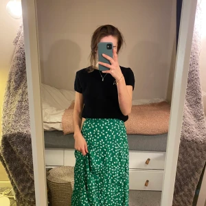 Hm kjol - Snygg långkjol från Hm, säljs pga inte kommer till användning 