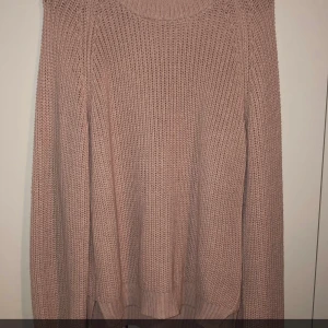 Skön stickad tröja - Super mjuk stickad tröja från H&M nästan aldrig använd😊