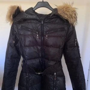 Hollies jacka - Hollies jacka i bra skick! Storlek: 34 