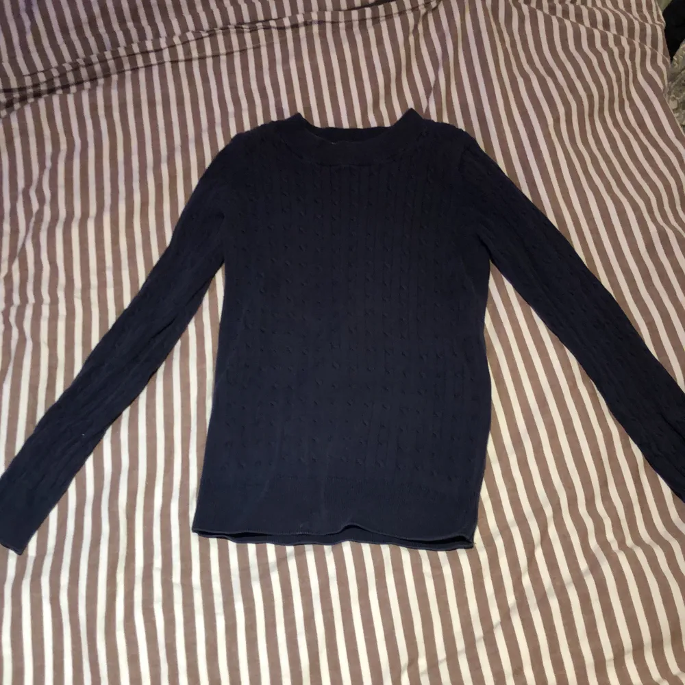 Gina tricot mörkblå långärmad tröja i storlek s, bra skick. Tröjor & Koftor.