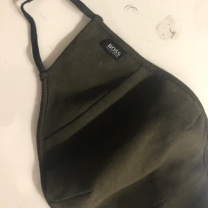 HUGO BOSS MASK - HugoBoss corona mask i bästa skick - ALDRIG använd. Passar både män och kvinnor