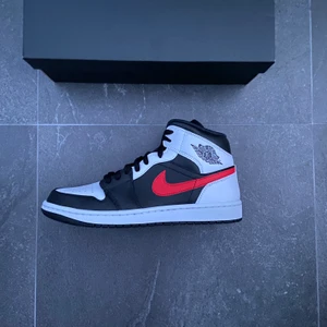Air jordan 1 - Air jordan 1 mids, helt nya och äkta. Storlek 41-43 