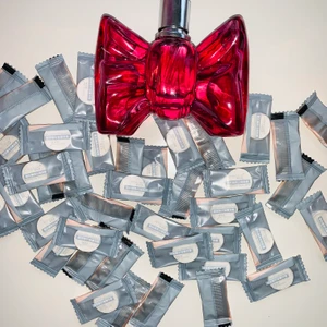 Ansiktsmask - Söta ansiktsmasker som läggs i blöt och sväller samt blir en mask. Återfuktande och fräsch. Perfekt billig present till sig själv eller någon annan🥰 De kostar 5kr st + frakt