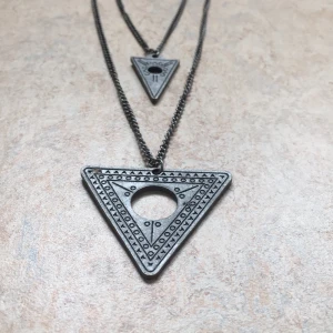  - Skit snygg halsband från brandy melville🌟