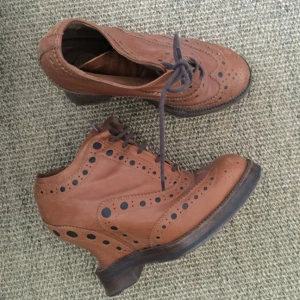  - Skor fr Acne, stl 36.