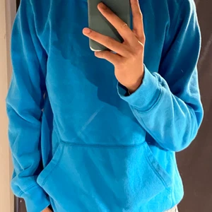 Turkos Hoddie  - Bekväm turkos hoddie, sällan använd.  ❗️ Tar emot bud ❗️