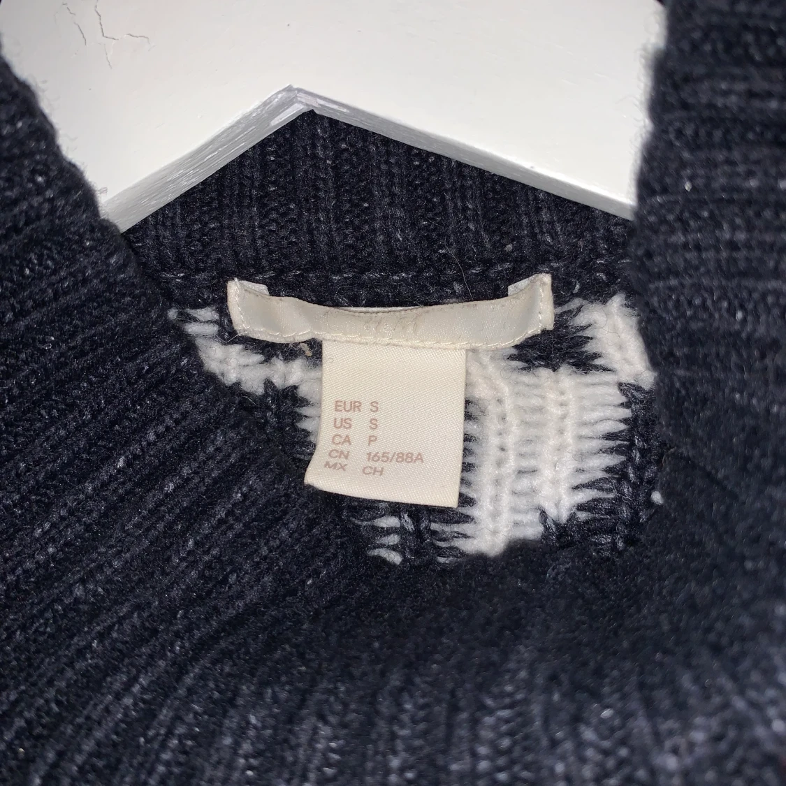 Stickad tröja med bokstäver! - 90