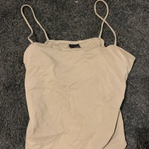 Beiget linne - Från Gina Tricot, nypris 99kr