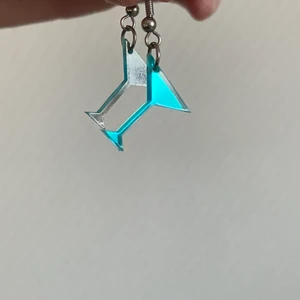 Champagne glass öronhängen  - Blå champagne öronhängen!