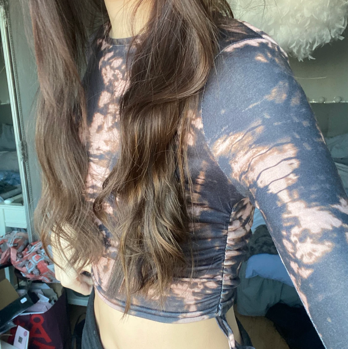 Långärmad crop top, batik mönste, rysh - 91