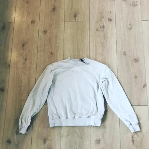 Naked swetshirt - Brugt men fin stand