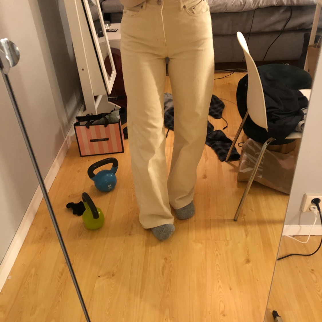 Beige jeans 