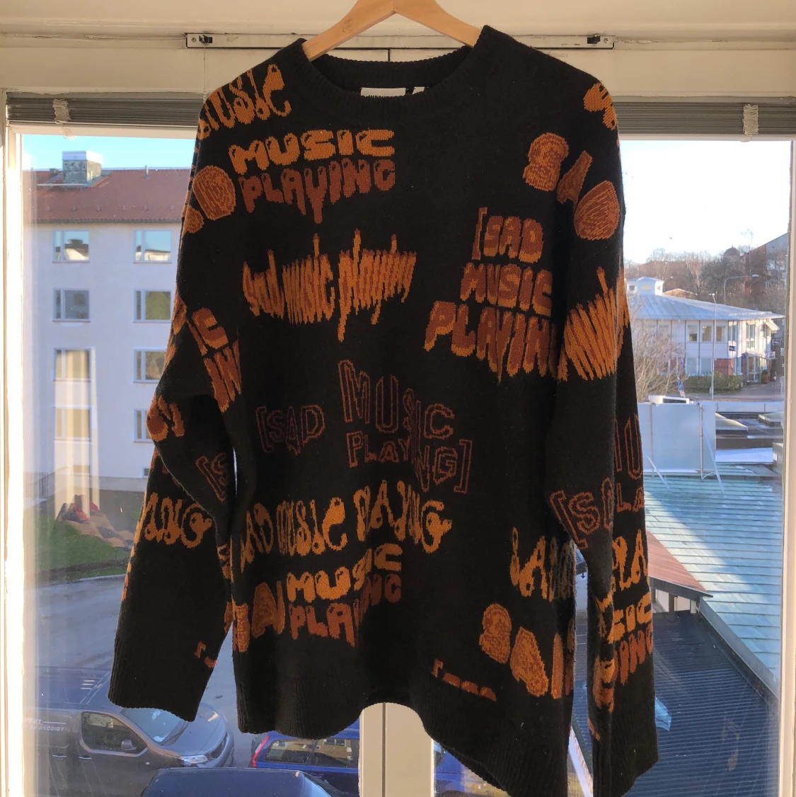 Svart weekday knitted sweater med text - 90