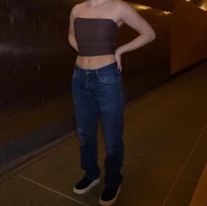 #5 LOWWAISTED JEANS - Först till kvarn gäller på alla våra plagg. Ingen budgivning och kunden står för frakten. Betalning sker via Swish till numret: 123 329 17 70 