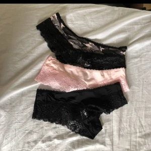  - Helt nya trosor ej prövade 1par 40kr alla tre 100kr Nypris 159kr