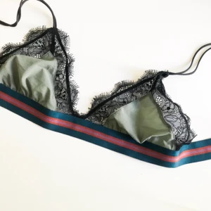  - Fin bh från Love Stories. Säljes på grund av för liten. Inköpspris 700kr🌟