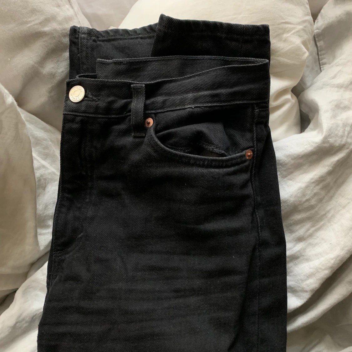 Svarta yoko jeans 26