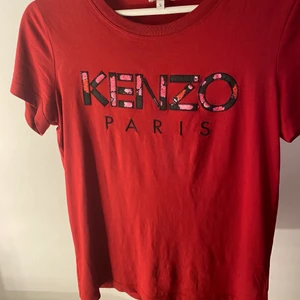 Äkta kenzo tröja. - Storlek S, bra skick då den knappt är använd🌸