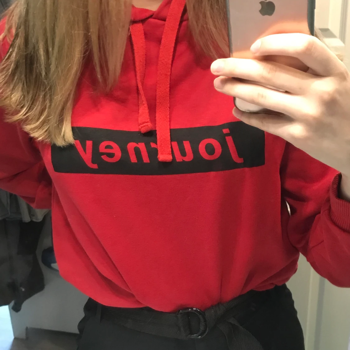 Röd hoodie