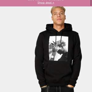 Tupac hoodie från Junkyard i storlek S!