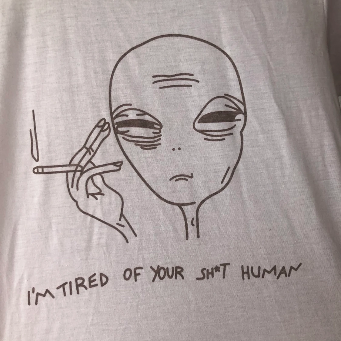 Vit t-shirt med Alien tryck  - 90
