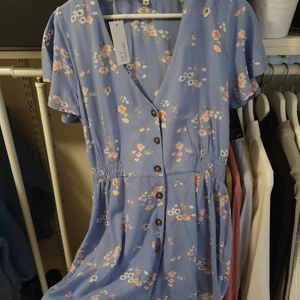 Byxdress  - Aldrig använd. 