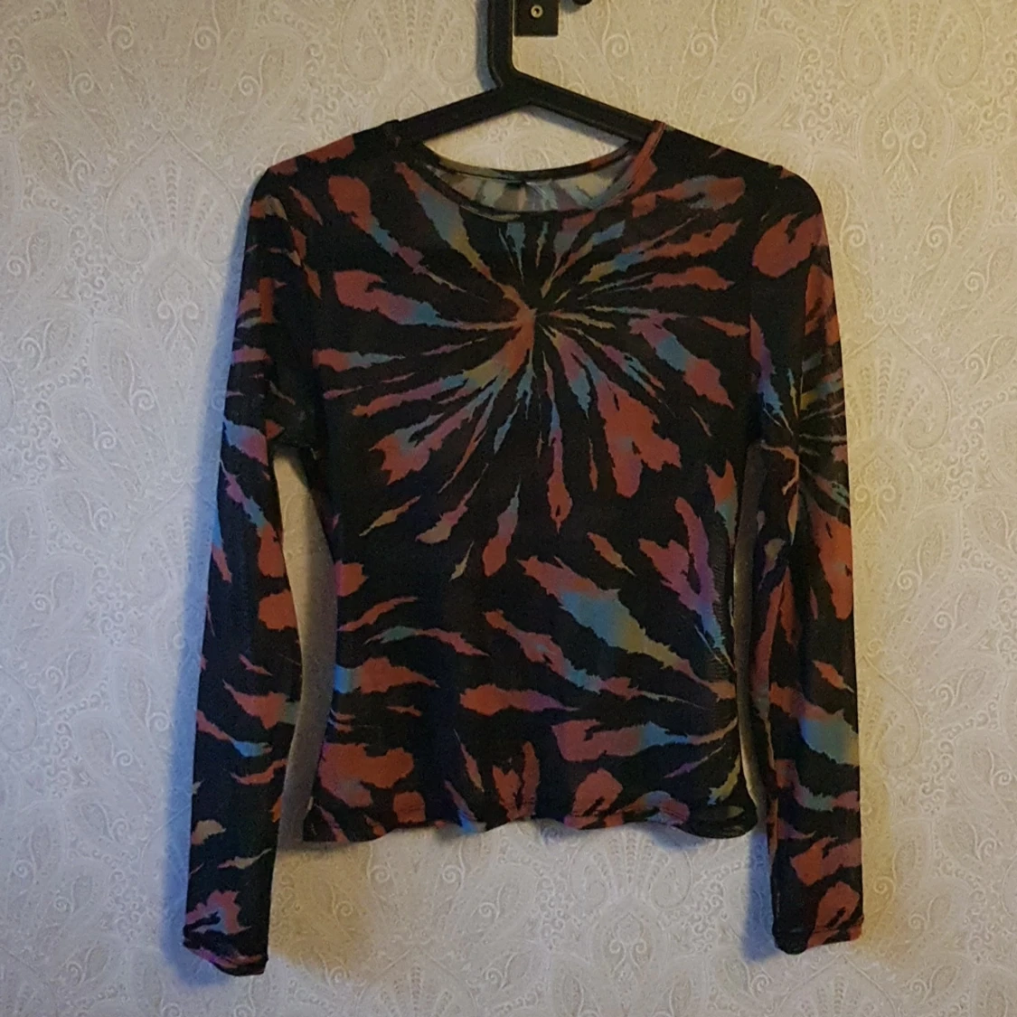 Svart mesh tröja med mönster 