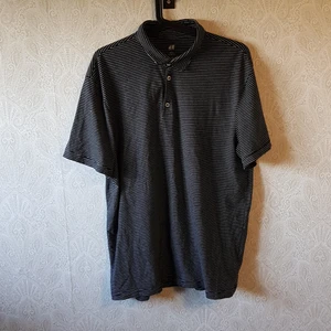 Randig t-shirt  - svart/vit randig t-shirt med krage från h&m i stl L, dock köpt secondhand. är i bra skick och säljes för 60kr plus frakt elr upphämtning i kalmar.