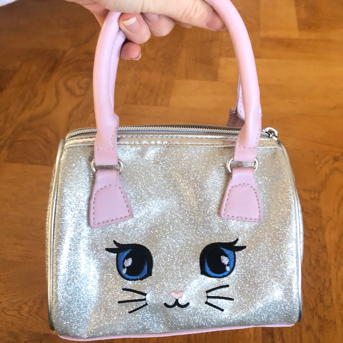 Gullig glittrig handväska