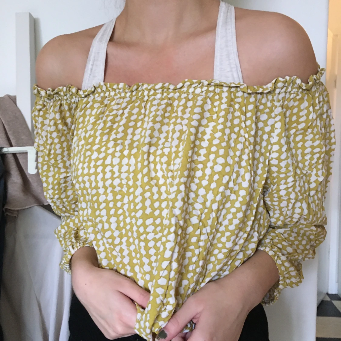 Off-Shoulder - 90