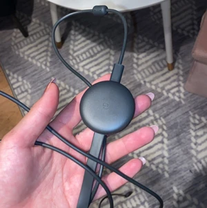 Chromecast Google  - Koppla din telefon till teven och se vad du vill! Säljer pga jag två stycken men bara en tv 