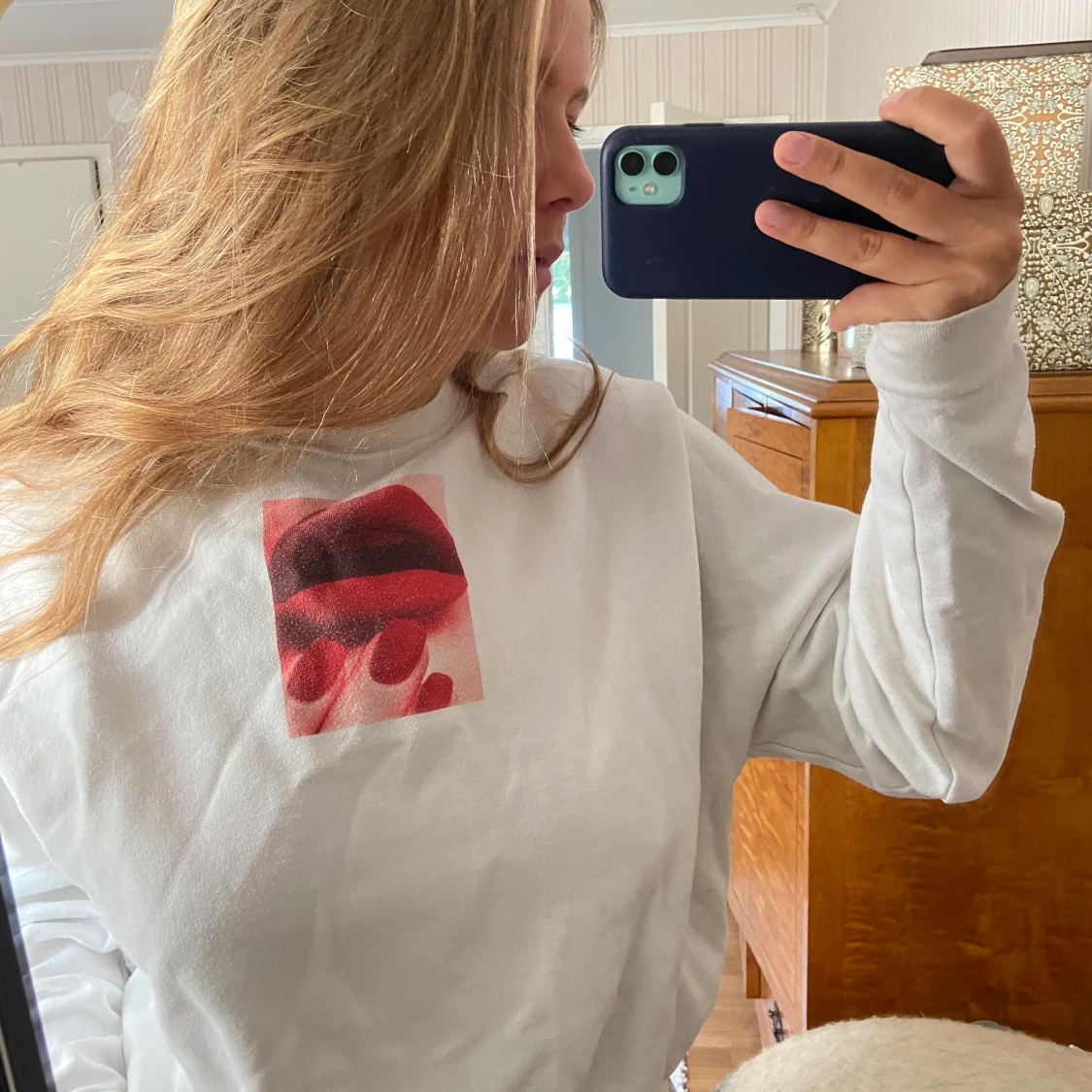 Tjocktröja med coolt tryck - 90