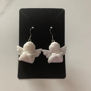 Ängel örhängen 🥰 - 39kr + 15kr frakt✨