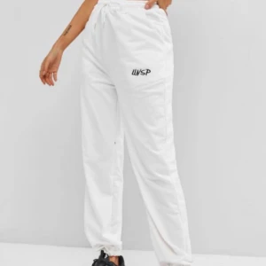 Vita sweatpants - Vita sweatpants/mjukisbyxor. Precis fått hem men var för små för mig.