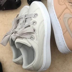 Puma sneaker - Knappt använda puma sneakers i storlek 38