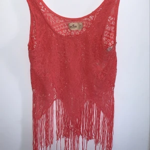 Hollister topp dam - Säljes korallfärgad topp i strl xs.